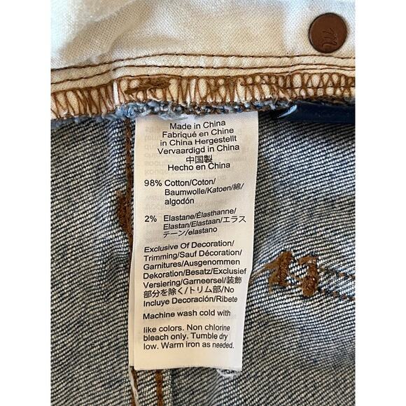 Madewell The High-Rise Slim Boyjean in Dover Wash: Raw-Hemmed Edition - Picture 11 of 12